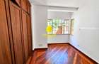 5 Bed House with En Suite in Rosslyn - 4