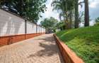 5 Bed House with En Suite in Runda - 19