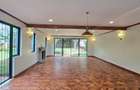 4 Bed House with En Suite in Lavington - 1