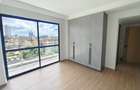 3 Bed Apartment with Gym in Riverside - 5
