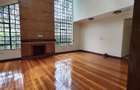 4 Bed Townhouse with En Suite at Close To Isk - 8