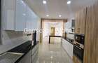 4 Bed Apartment with En Suite in Spring Valley - 11
