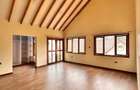 6 Bed House with En Suite at Ridgeway - 8