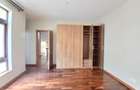 5 Bed Townhouse with En Suite at Lavington Green - 12