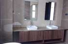3 Bed Apartment with En Suite in Riverside - 9