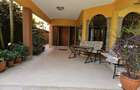 4 Bed House with En Suite in Spring Valley - 2