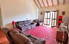 6 Bed House with En Suite at Ridgeway - 9