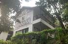 6 Bed House with En Suite in Spring Valley - 2