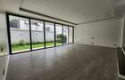4 Bed Villa with En Suite in Lavington - 8