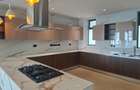 3 Bed Apartment with En Suite in Riverside - 6