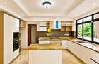 4 Bed Apartment with En Suite in Riverside - 6