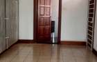 6 Bed House at Rosslyn Lone Tree - 15