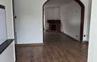5 Bed Townhouse with En Suite at Lavington Green - 17