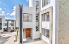 5 Bed Townhouse with En Suite in Lavington - 16
