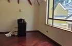 5 Bed Townhouse with En Suite at Lavington Road - 8