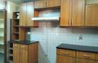 5 Bed House with En Suite in Lavington - 17