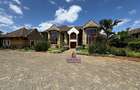 5 Bed Villa with En Suite at Mimosa Rd - 1