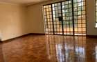 5 Bed Townhouse with En Suite at Lavington - 15