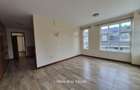 5 Bed Townhouse with Garden in Thome - 10