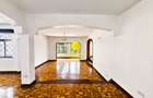 5 Bed House with En Suite in Nyari - 6