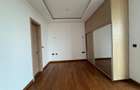 4 Bed Apartment with En Suite in Spring Valley - 16
