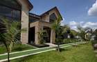 5 Bed Townhouse with En Suite in Runda - 1