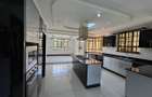 5 Bed House with En Suite in Runda - 3