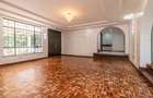 5 Bed House at Ridgeways - 3