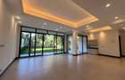 5 Bed Townhouse with En Suite in Spring Valley - 6