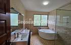 5 Bed House with En Suite in Lavington - 14