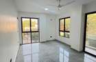 3 Bed Apartment with En Suite at Off Links Road - 9