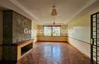 5 Bed House with En Suite in Runda - 1