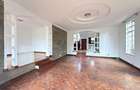 4 Bed House with En Suite at Rosslyn - 12
