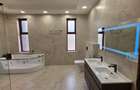 4 Bed House with En Suite in Rosslyn - 11