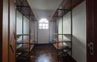5 Bed House with En Suite in Nyari - 8