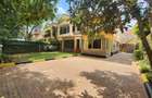 5 Bed Townhouse with En Suite in Lavington - 18