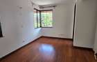 5 Bed Townhouse with En Suite at Lavington Convent Drive - 14