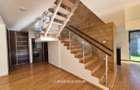 4 Bed House with Garden in Garden Estate - 7