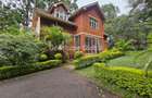 5 Bed House with En Suite in Rosslyn - 2