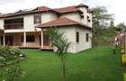 5 Bed House with En Suite at Flem Tree - 3