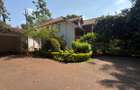 5 Bed Townhouse with En Suite in Rosslyn - 1