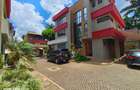 5 Bed Townhouse with En Suite at Lavington - 20