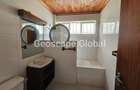 4 Bed House with En Suite in Spring Valley - 7