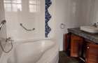 4 Bed Townhouse with En Suite at Westlands - 18