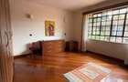 5 Bed Townhouse with En Suite in Spring Valley - 4