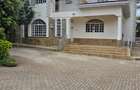 5 Bed Townhouse with En Suite at Lavington Road - 11