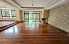 5 Bed Townhouse with En Suite in Lavington - 9