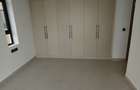 2 Bed Apartment with En Suite in Brookside - 10