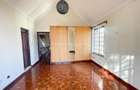 5 Bed Townhouse with En Suite in Lavington - 10