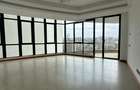 4 Bed Apartment with En Suite in Riverside - 6